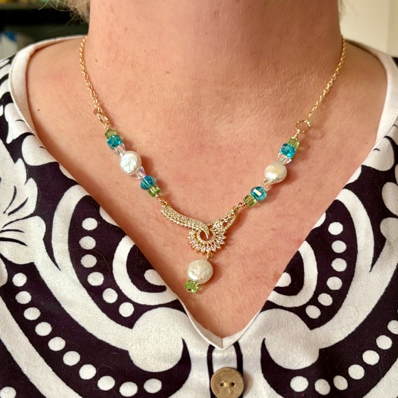 Elegant Gold and genuine Biwa pearl/Swarovski crystal blue and Green Necklace - Picture 5 of 15
